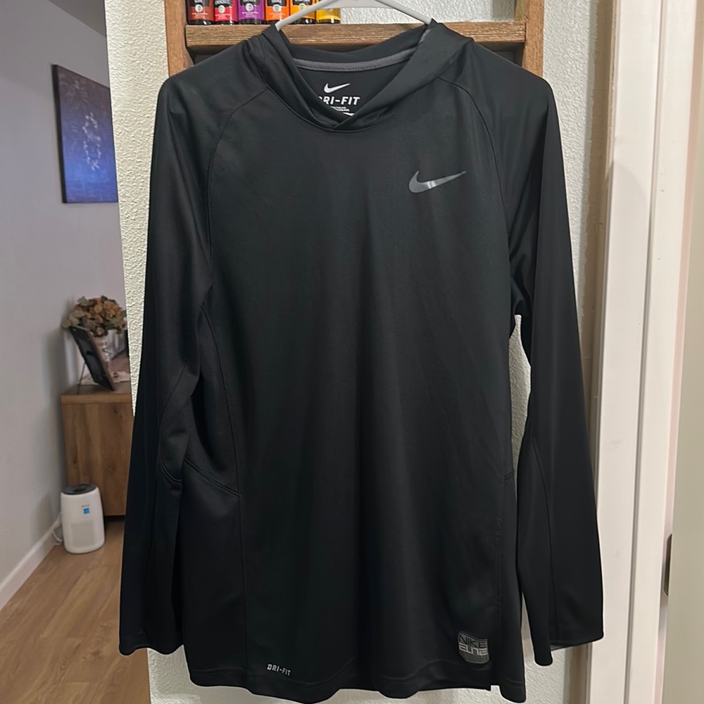 Men’s Nike Long sleeve shirt with hood